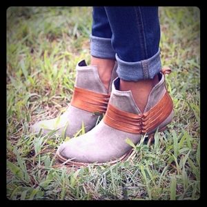 Diba True Fox Ankle Bootie